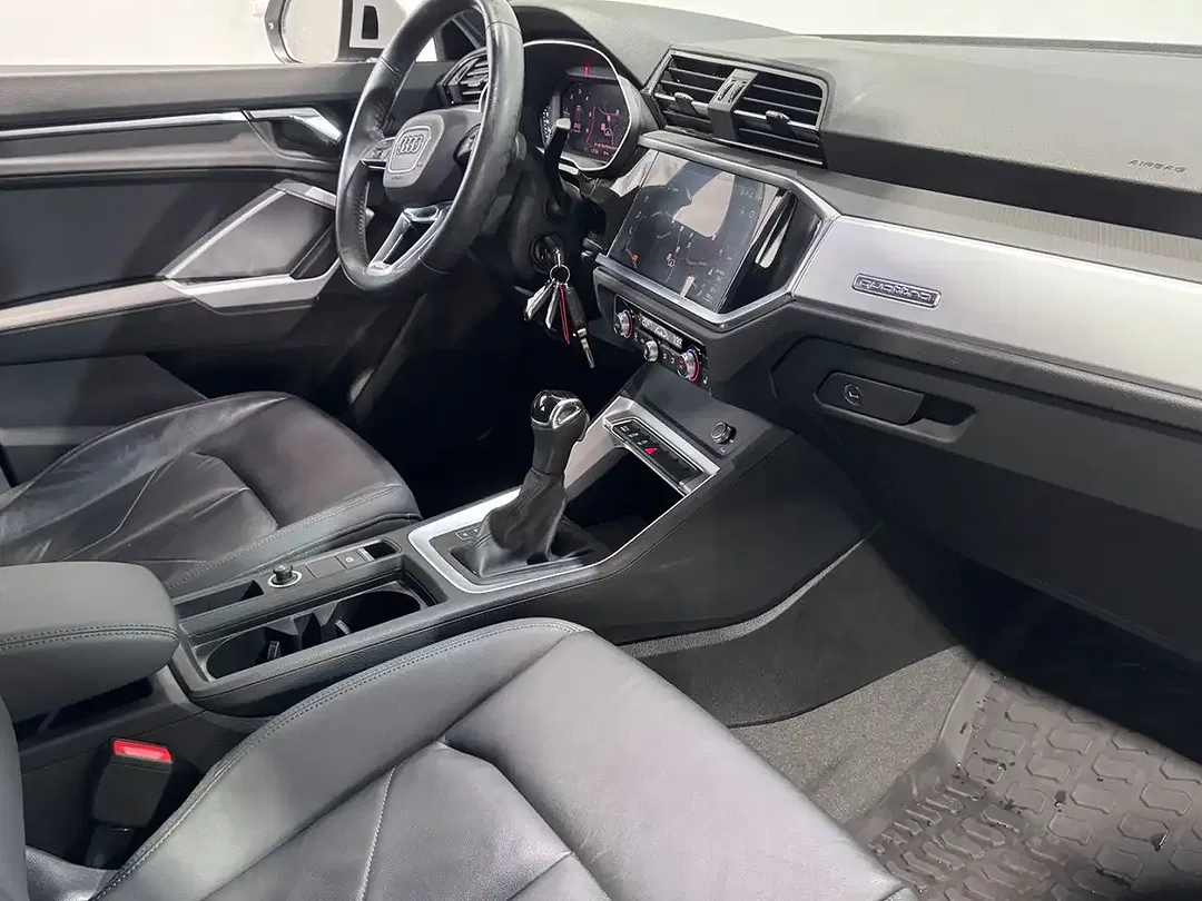 Audi Q3 - Thumbnail 5