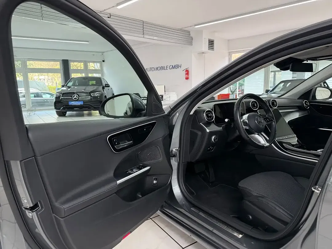 Mercedes-Benz C 200 - Thumbnail 8