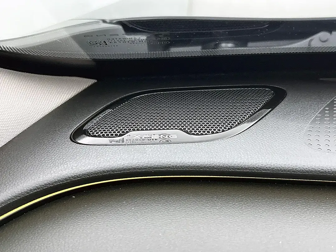 Xpeng P7 - Thumbnail 20