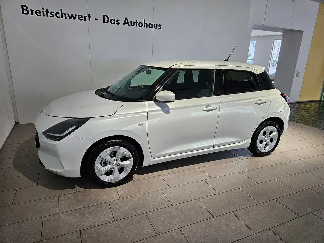 Suzuki Swift - Thumbnail 1