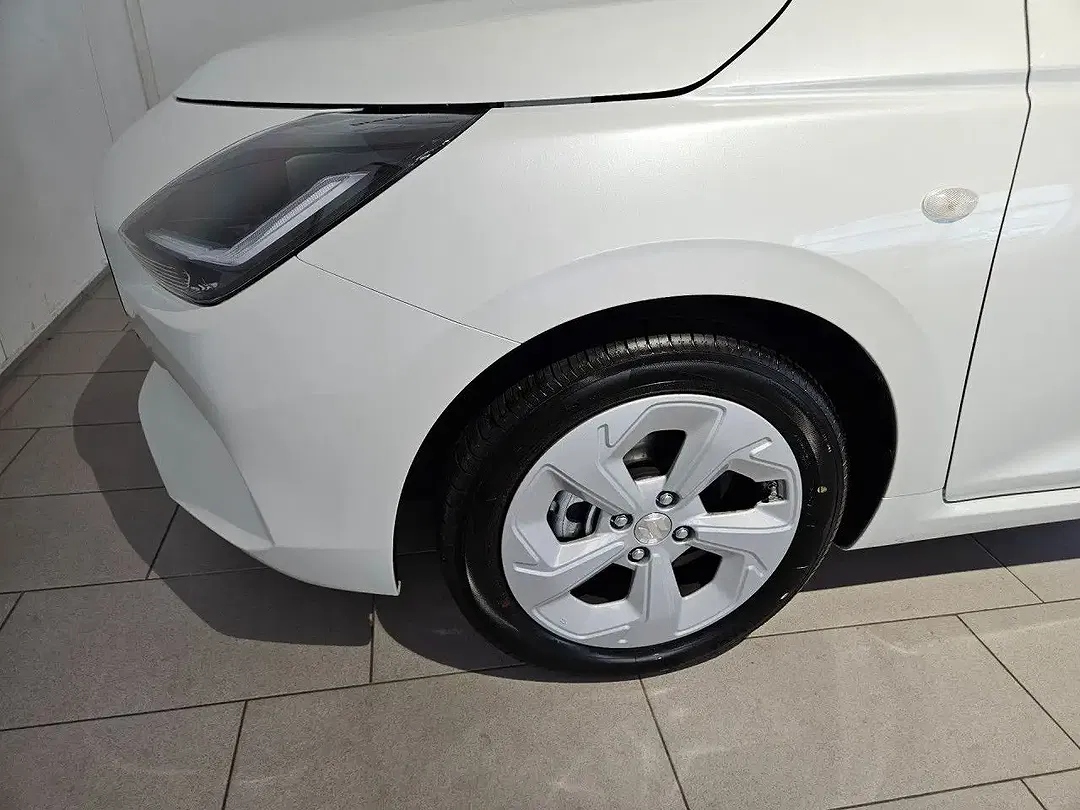 Suzuki Swift - Thumbnail 2