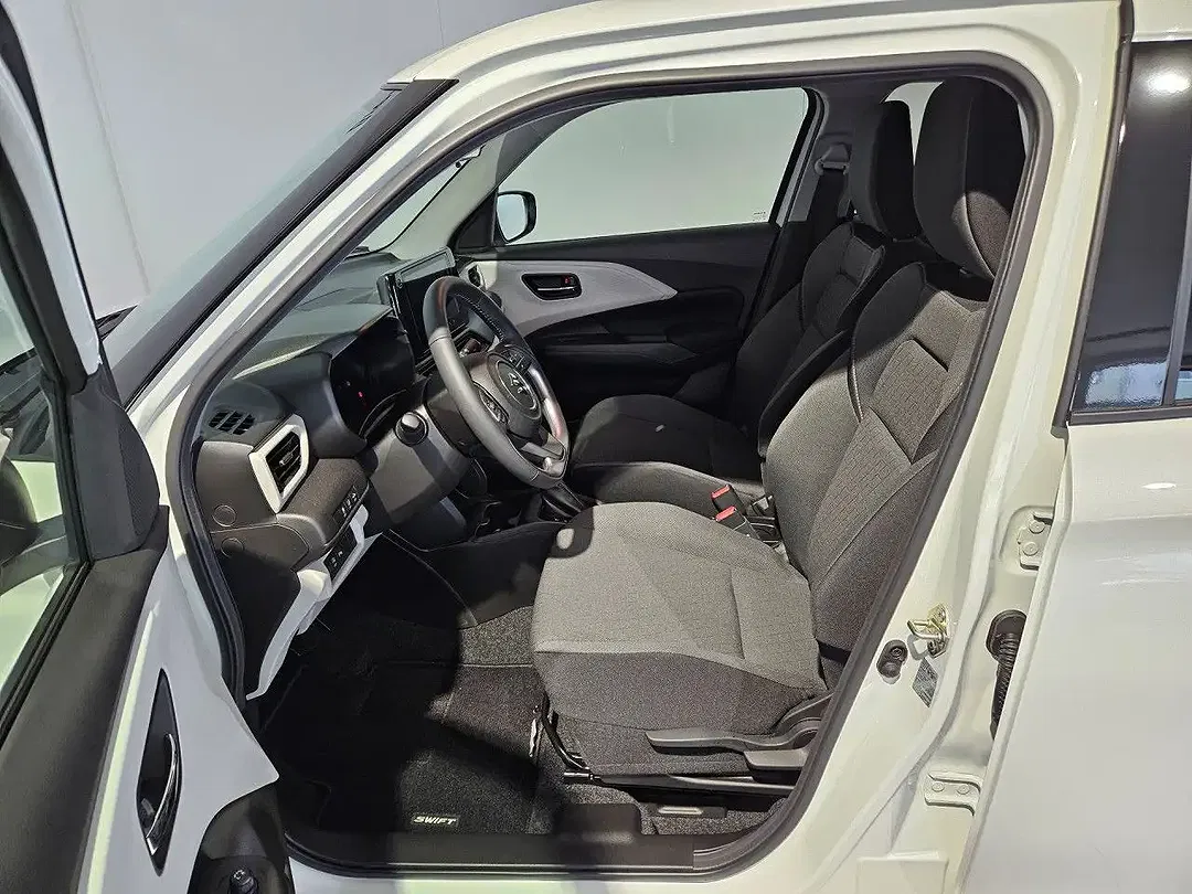 Suzuki Swift - Thumbnail 3