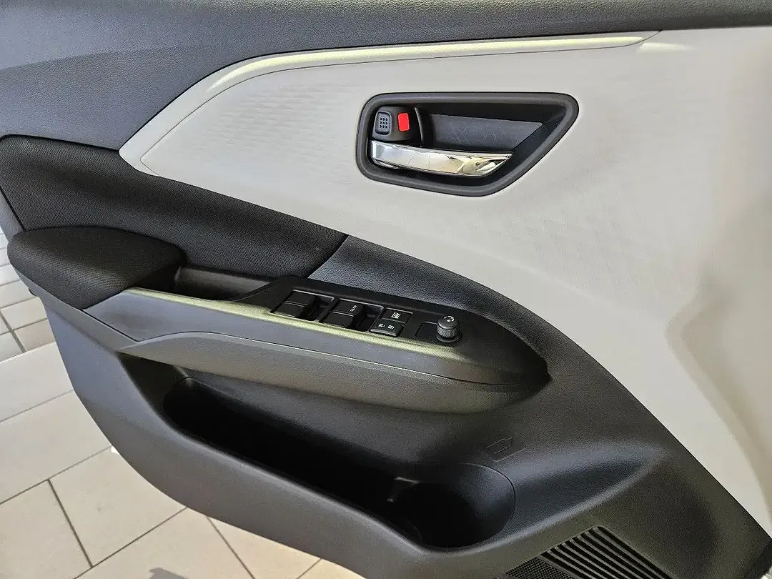 Suzuki Swift - Thumbnail 5