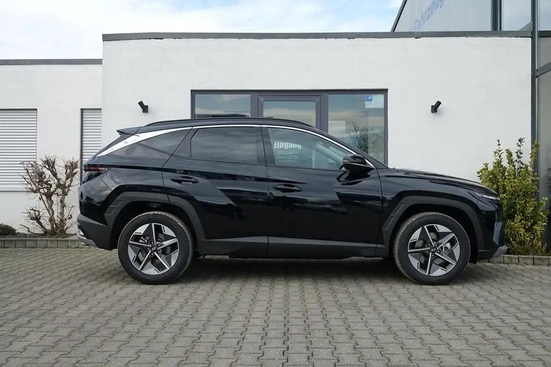 Hyundai TUCSON - Thumbnail 2
