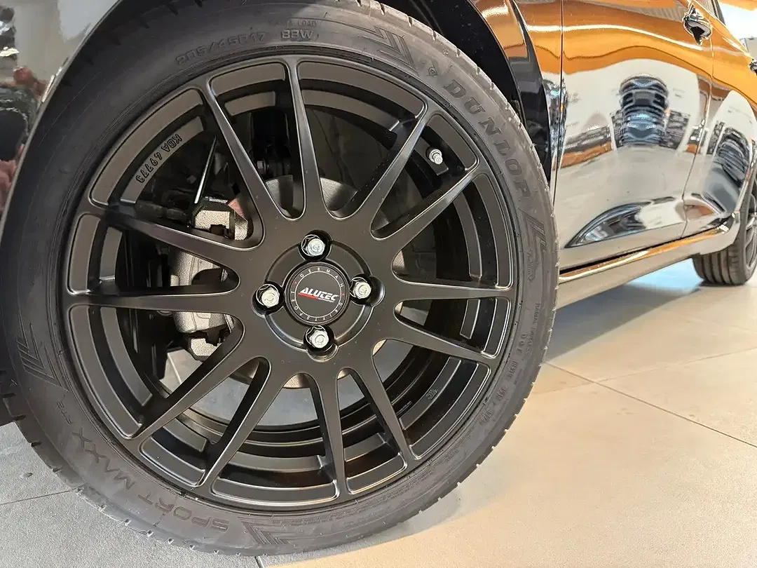 Suzuki Swift - Thumbnail 13