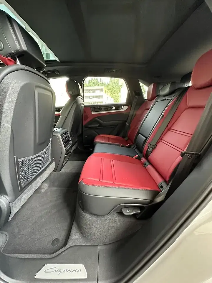 Porsche Cayenne - Thumbnail 5