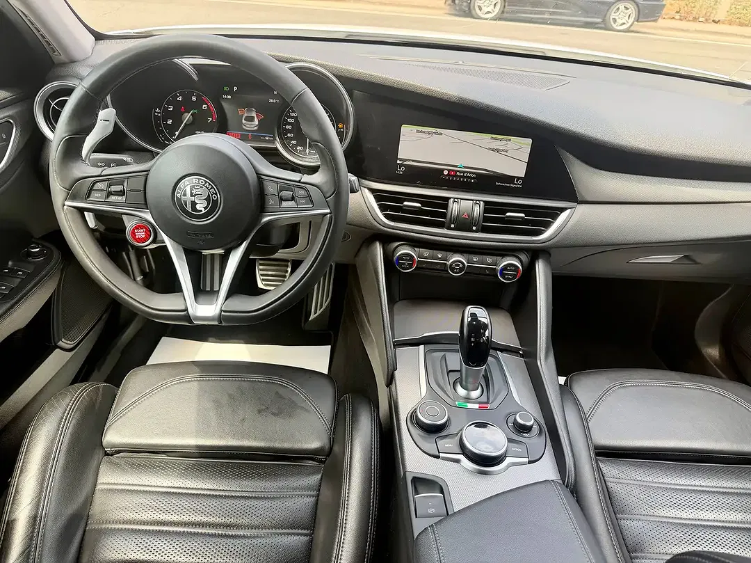 Alfa Romeo Giulia - Thumbnail 12