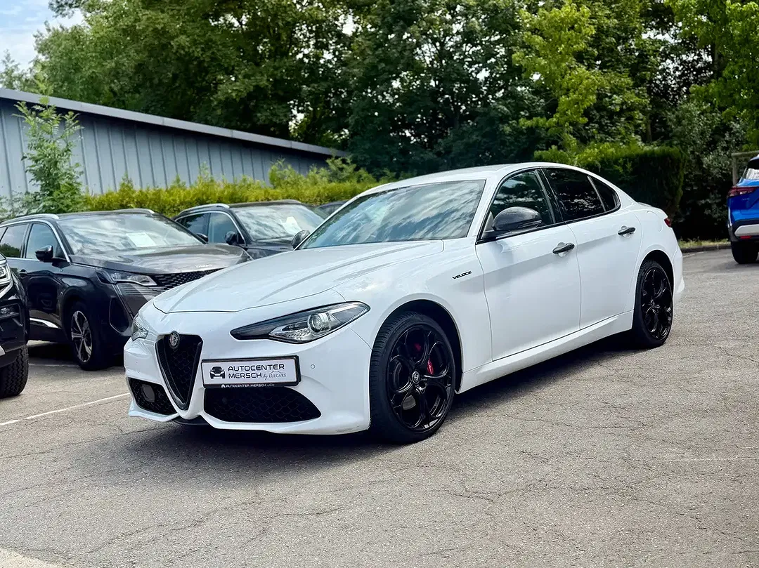 Alfa Romeo Giulia - Thumbnail 3