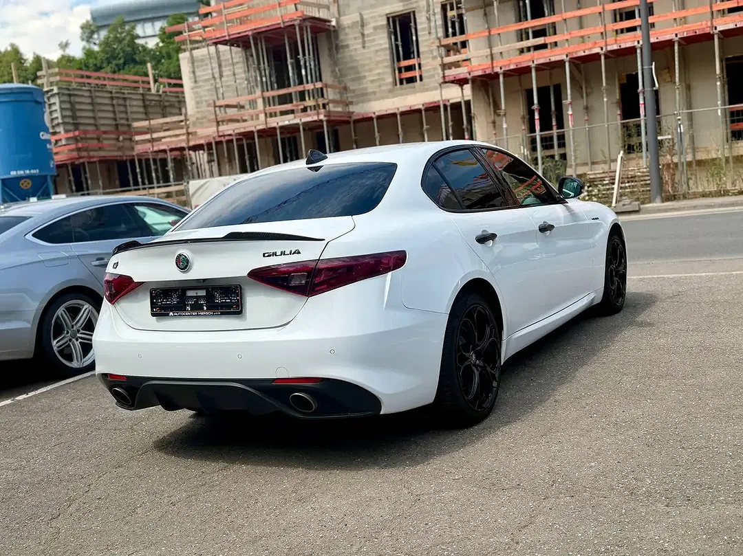 Alfa Romeo Giulia - Thumbnail 6