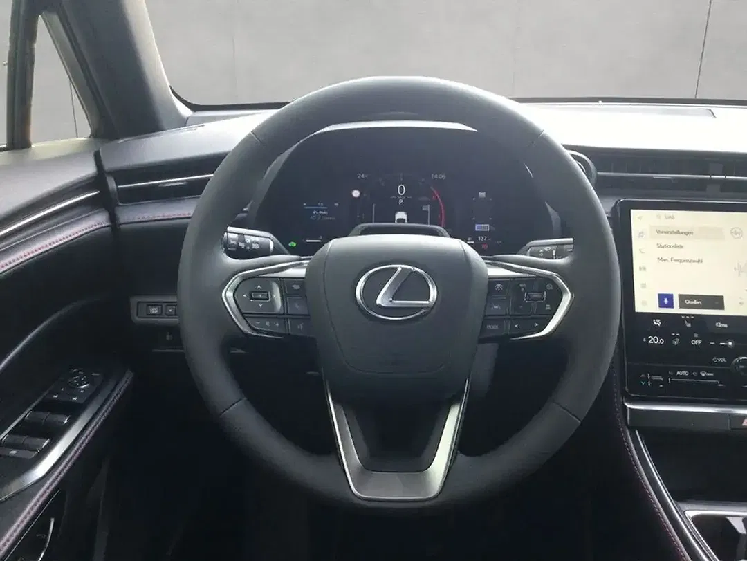 Lexus LBX - Thumbnail 8