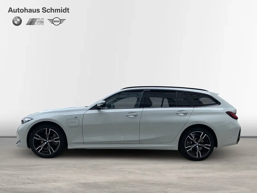 BMW 330 - Thumbnail 2