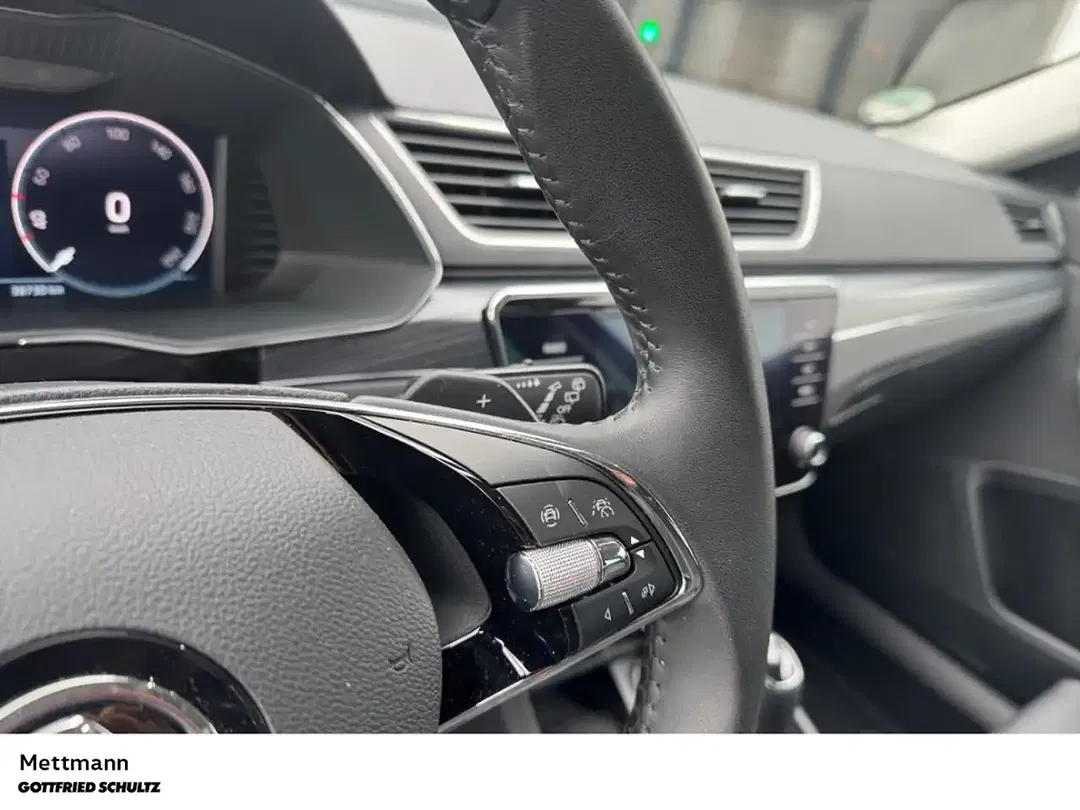 Skoda Superb - Thumbnail 11