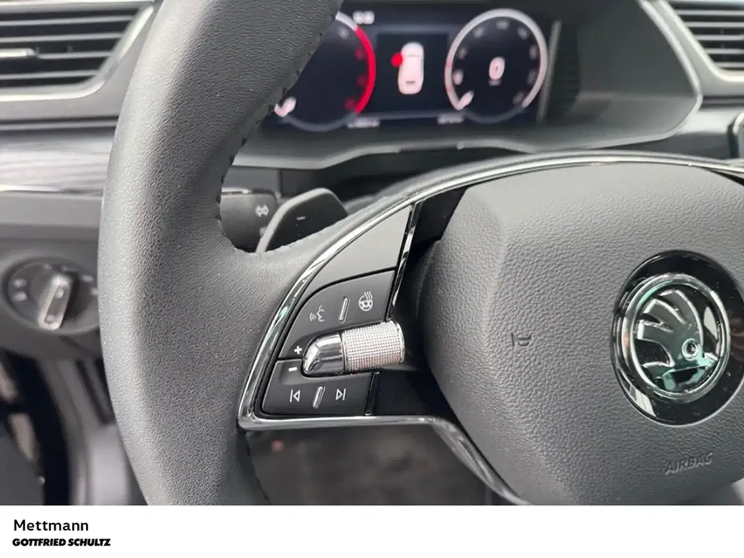 Skoda Superb - Thumbnail 12