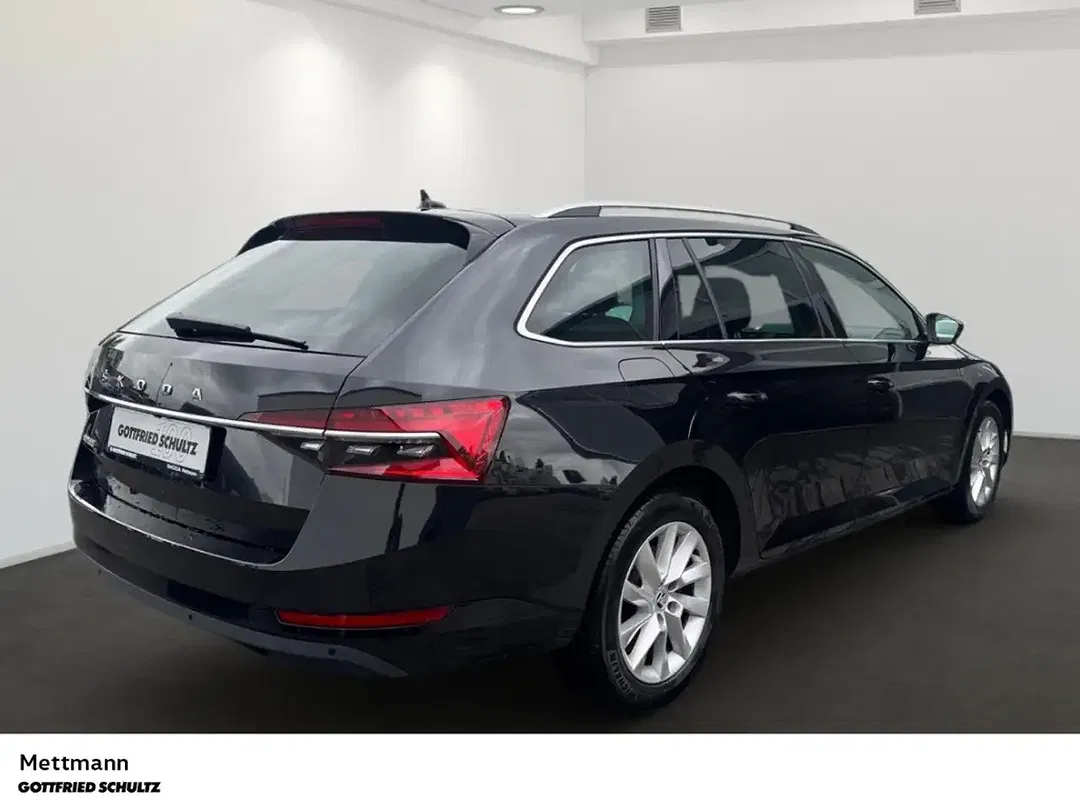 Skoda Superb - Thumbnail 3