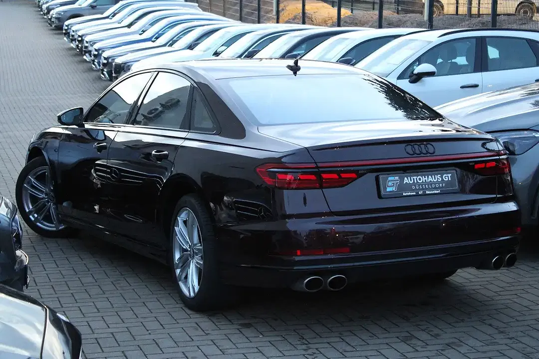 Audi S8 - Thumbnail 4