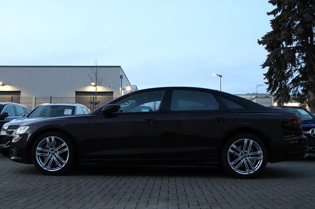 Audi S8 - Thumbnail 8