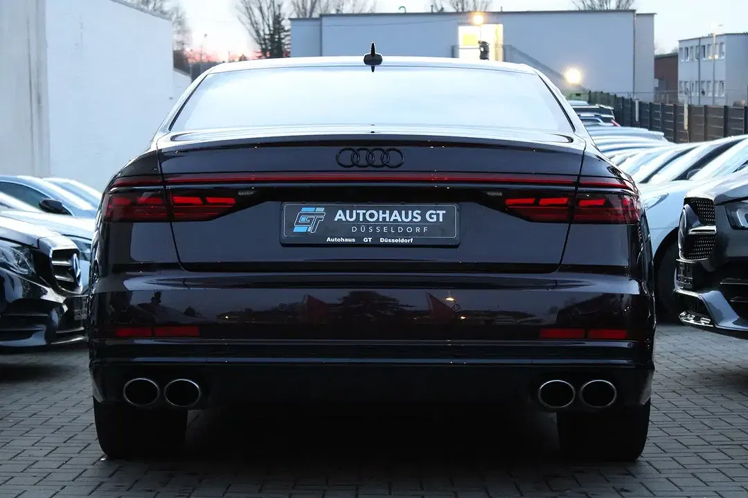 Audi S8 - Thumbnail 9