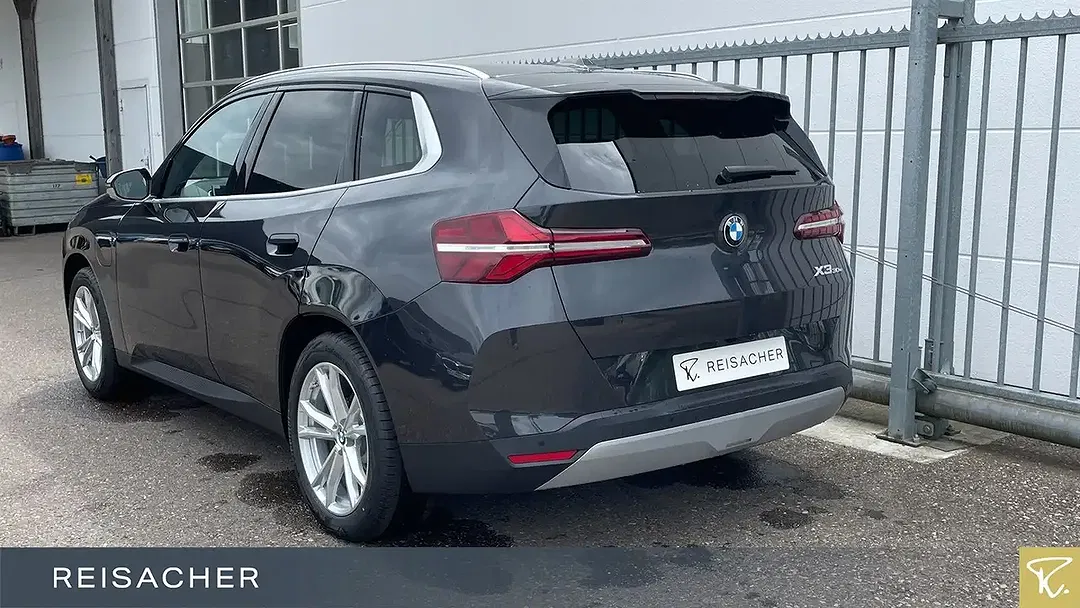 BMW X3 - Thumbnail 2