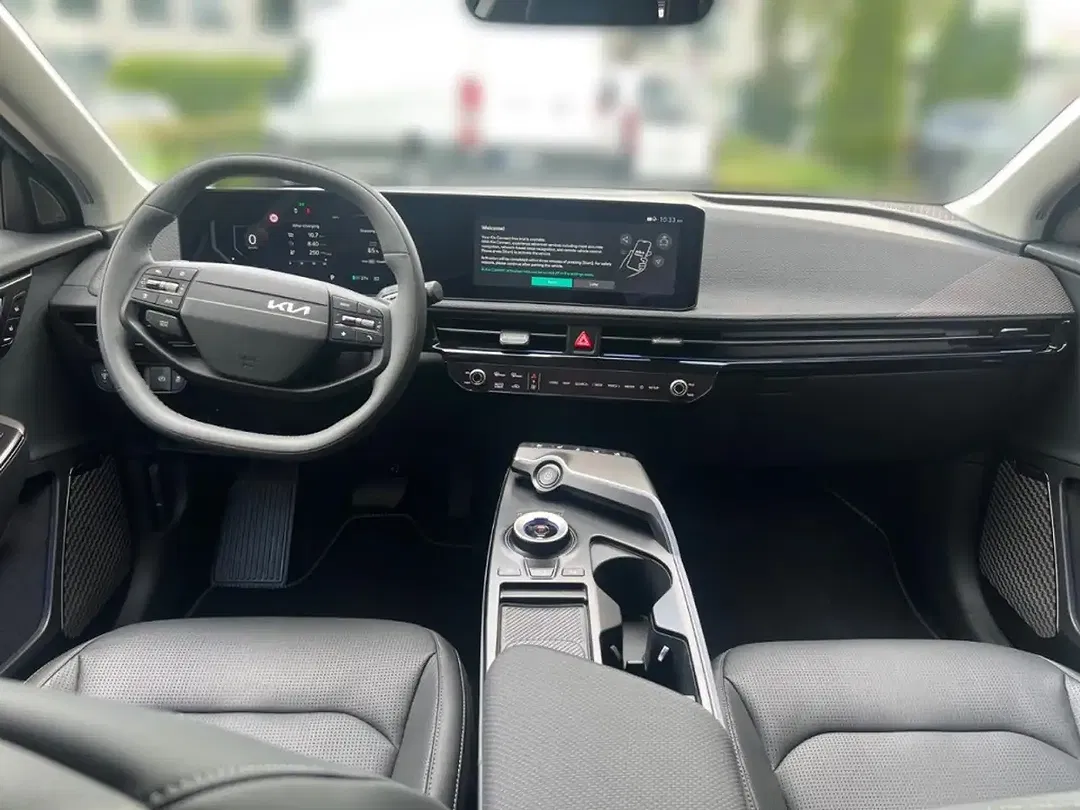 Kia EV6 - Thumbnail 10
