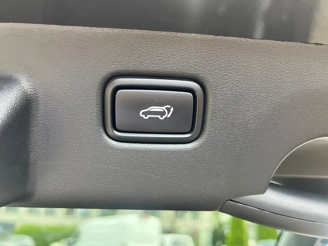 Kia EV6 - Thumbnail 13