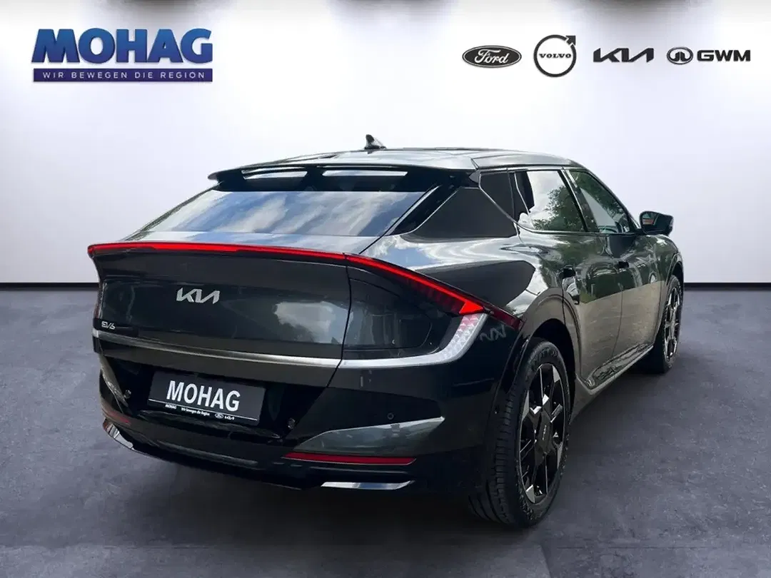 Kia EV6 - Thumbnail 3