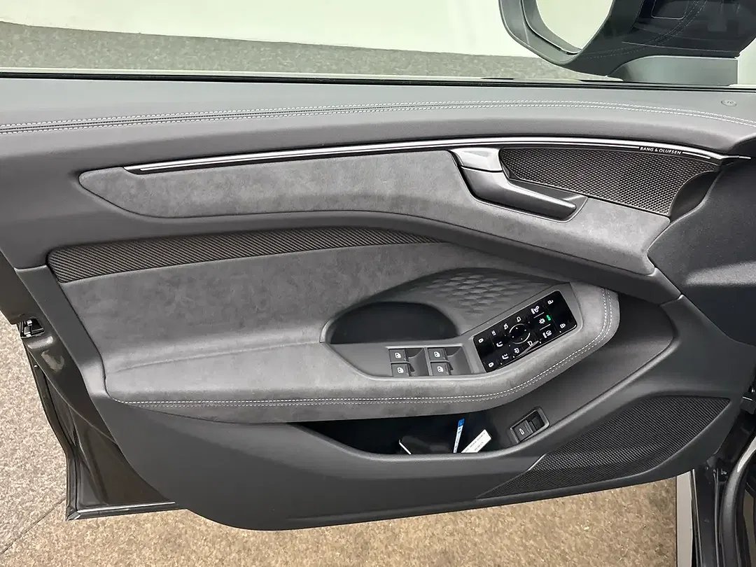 Audi A6 - Thumbnail 11