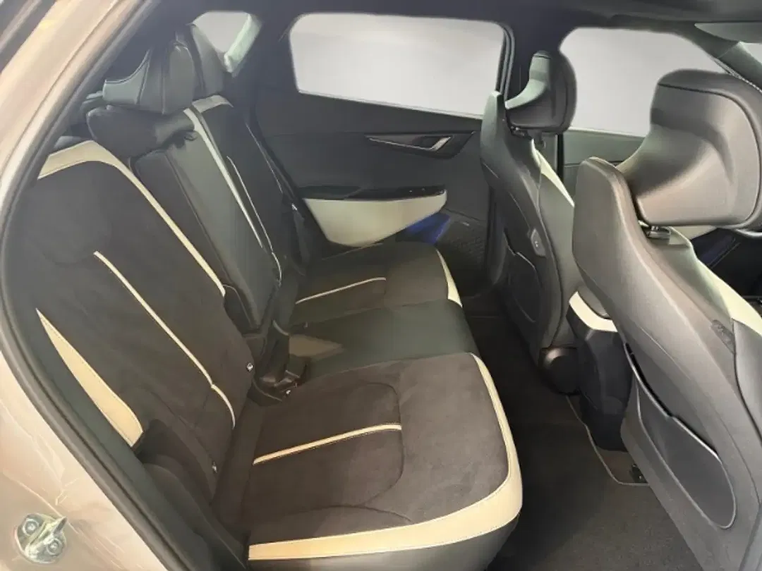 Kia EV6 - Thumbnail 13
