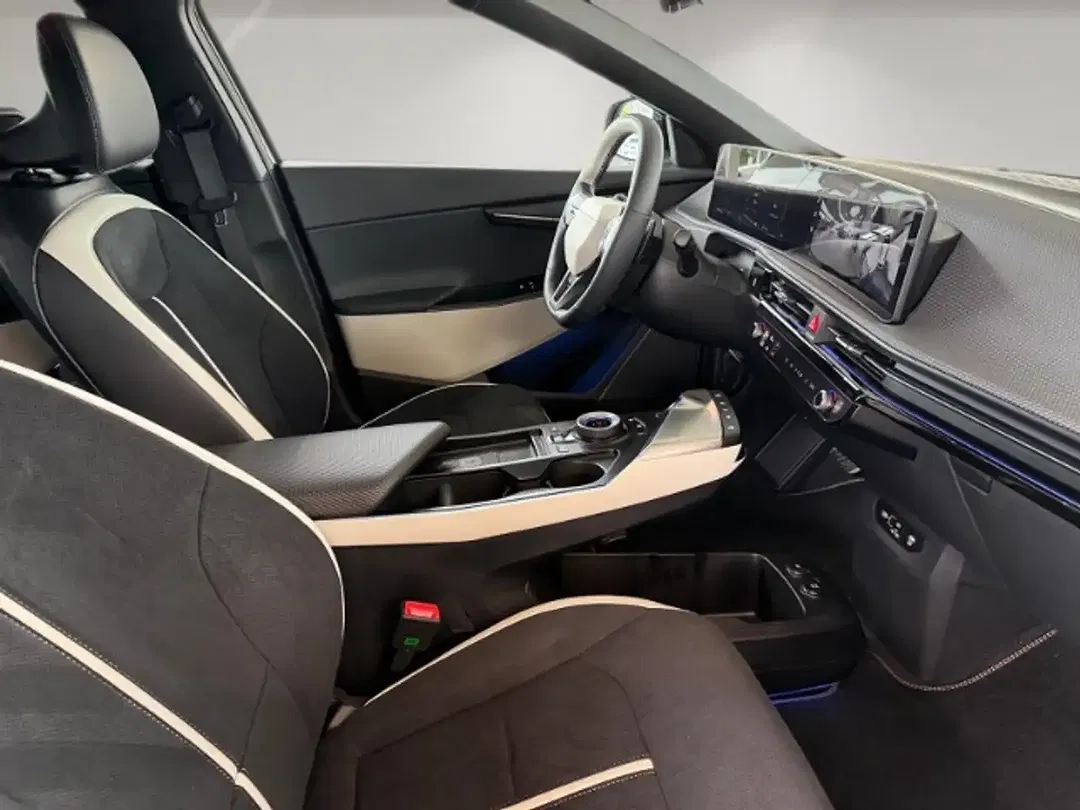 Kia EV6 - Thumbnail 14