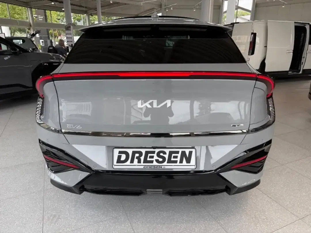 Kia EV6 - Thumbnail 15