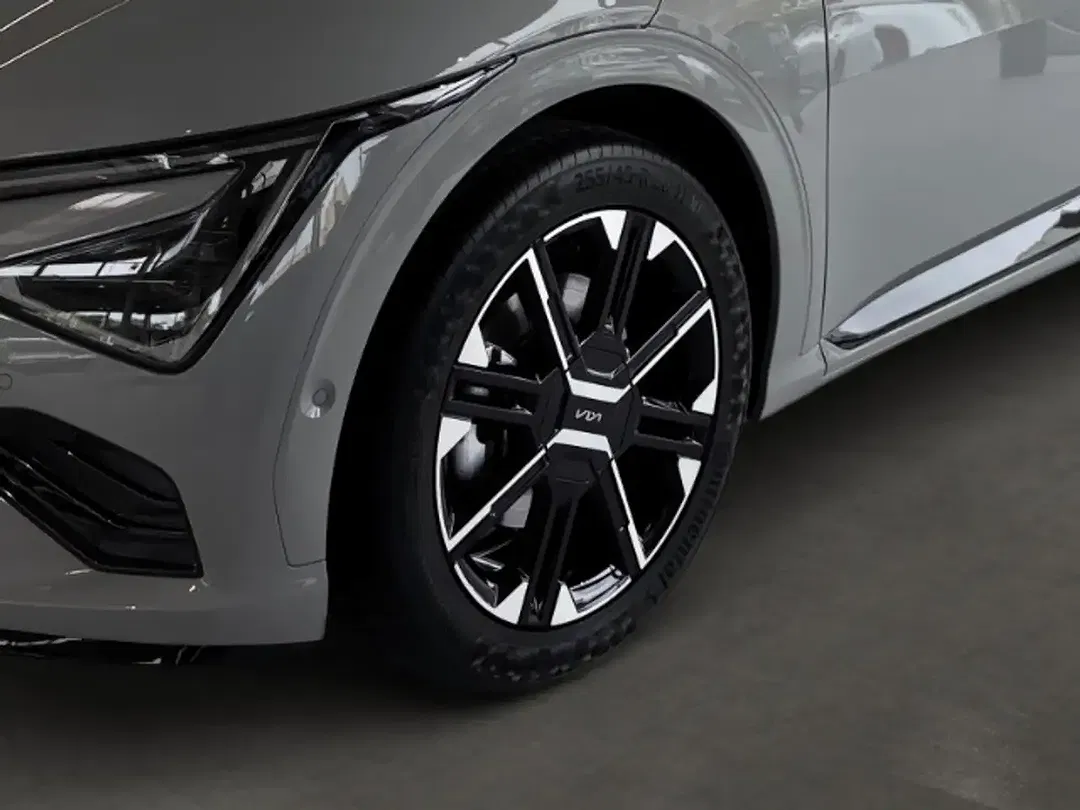 Kia EV6 - Thumbnail 6