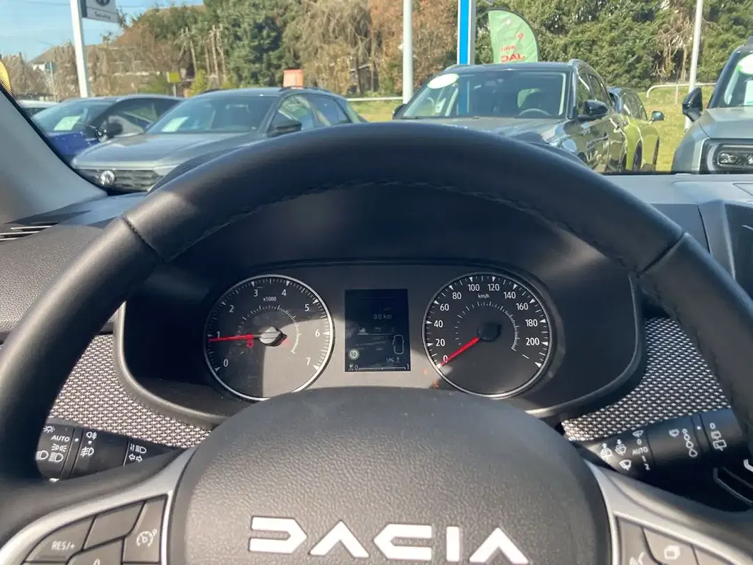 Dacia Sandero - Thumbnail 13