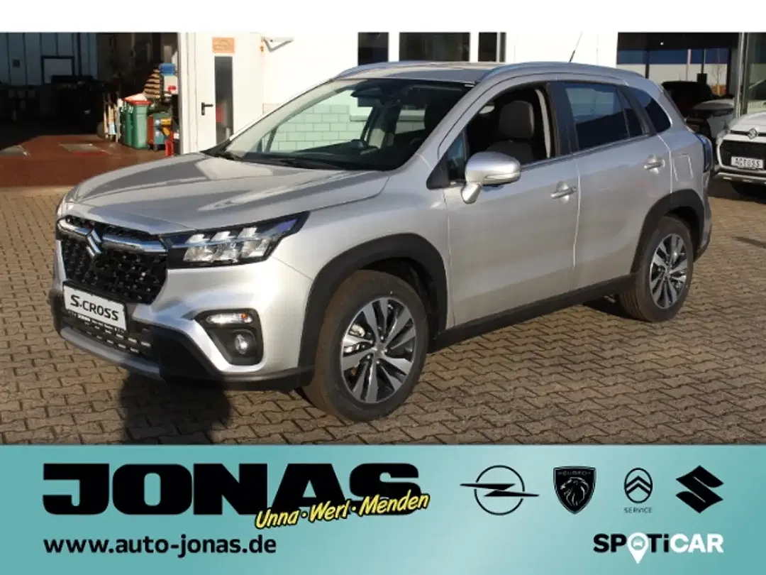 Suzuki SX4 S-Cross - Thumbnail 1