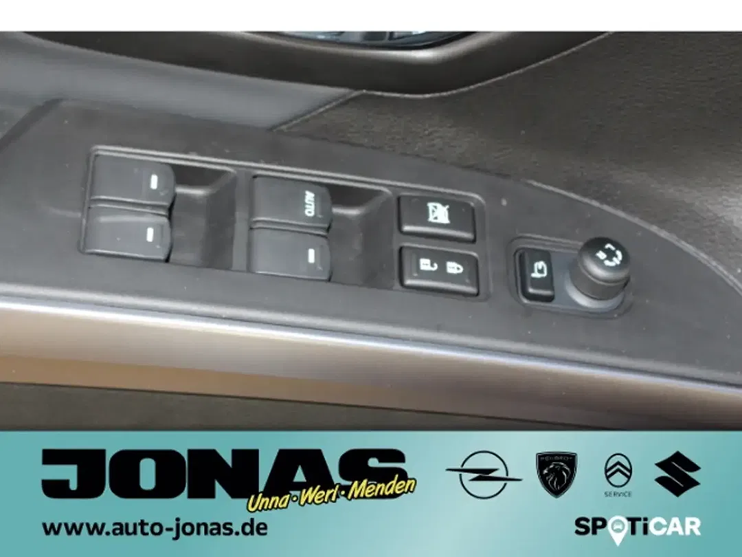 Suzuki SX4 S-Cross - Thumbnail 11