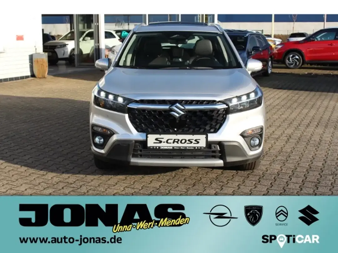 Suzuki SX4 S-Cross - Thumbnail 2