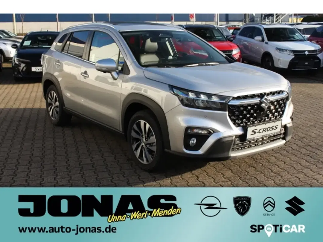 Suzuki SX4 S-Cross - Thumbnail 3