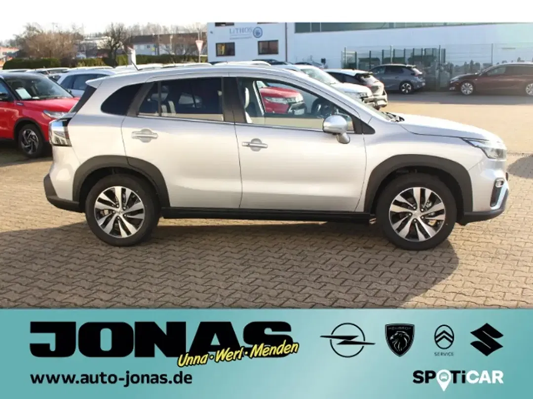 Suzuki SX4 S-Cross - Thumbnail 4