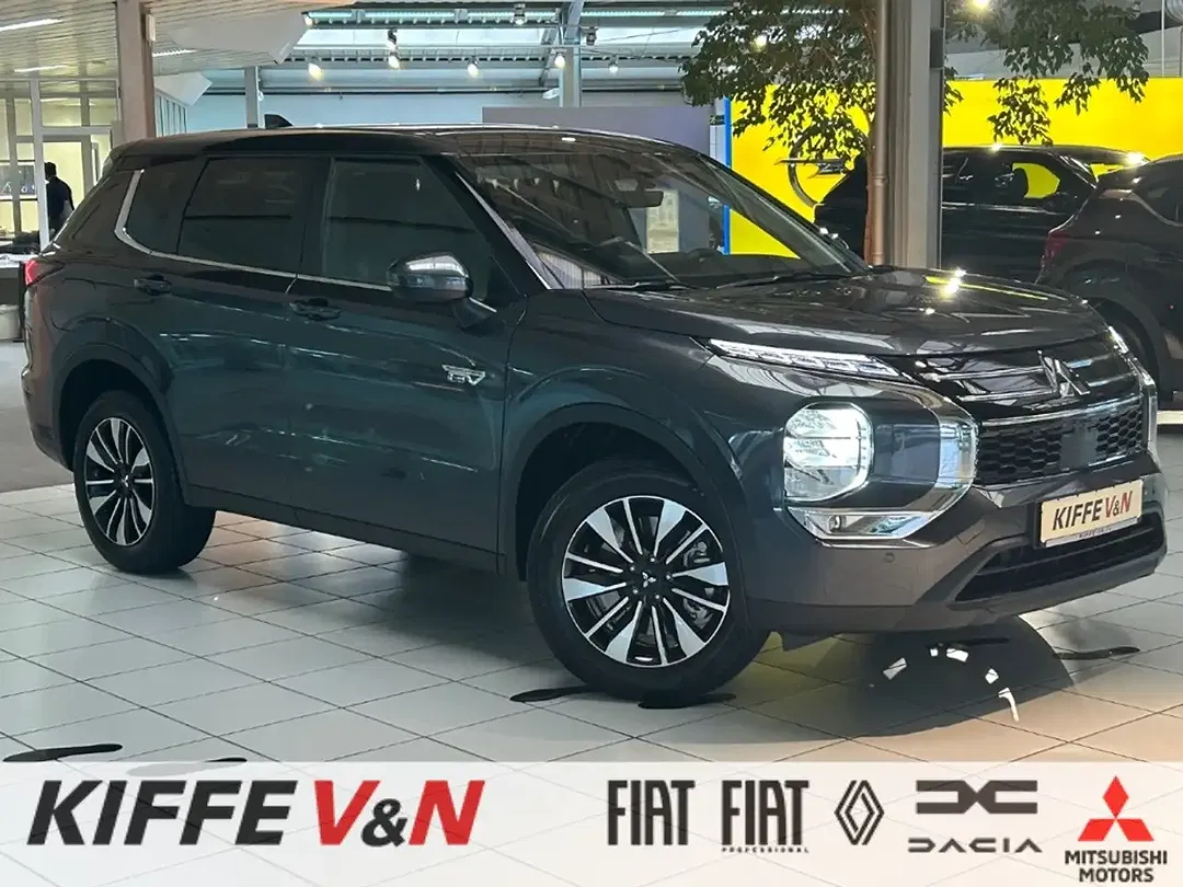 Mitsubishi Outlander - Thumbnail 1