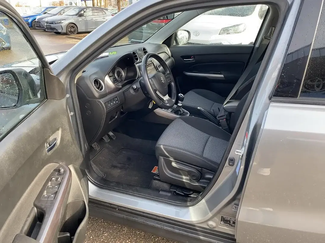 Suzuki Vitara - Thumbnail 8