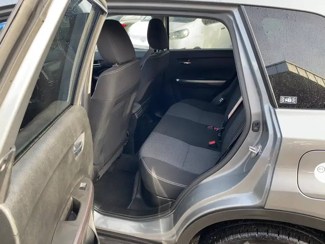 Suzuki Vitara - Thumbnail 9
