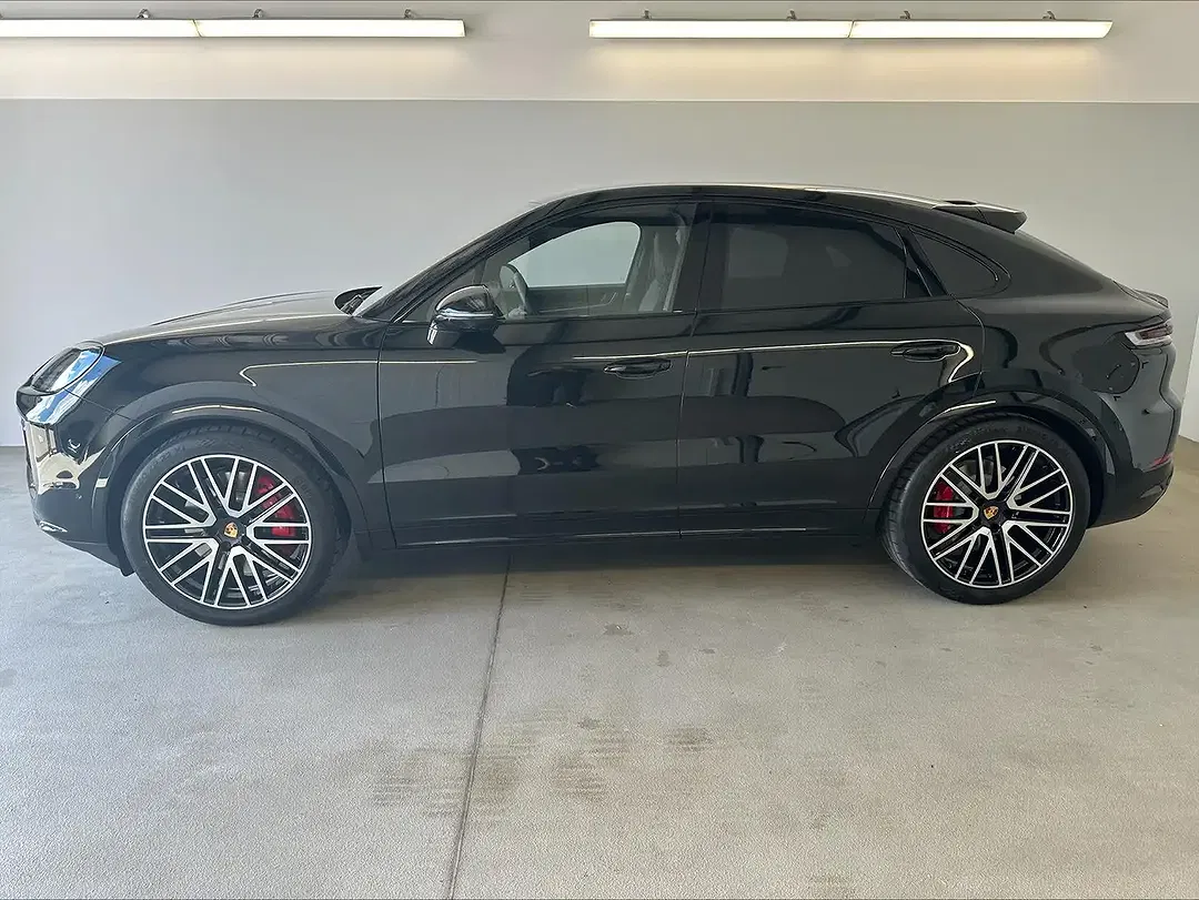 Porsche Cayenne - Thumbnail 3