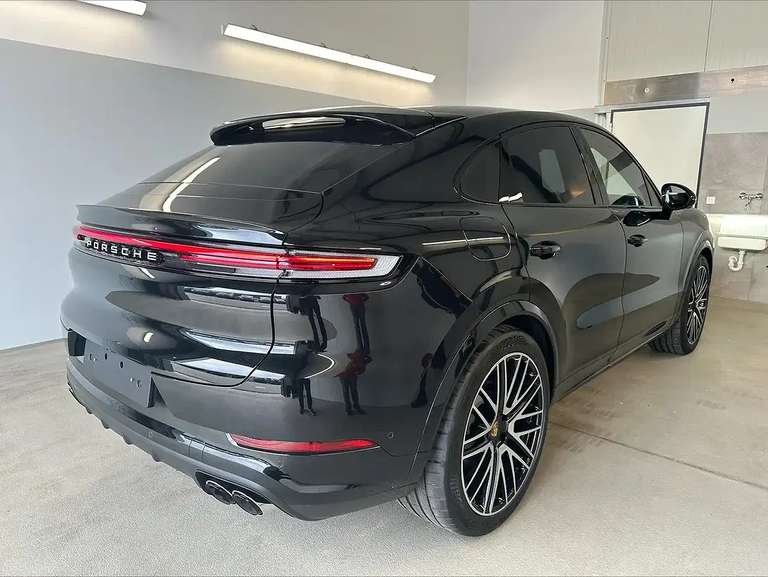 Porsche Cayenne - Thumbnail 4