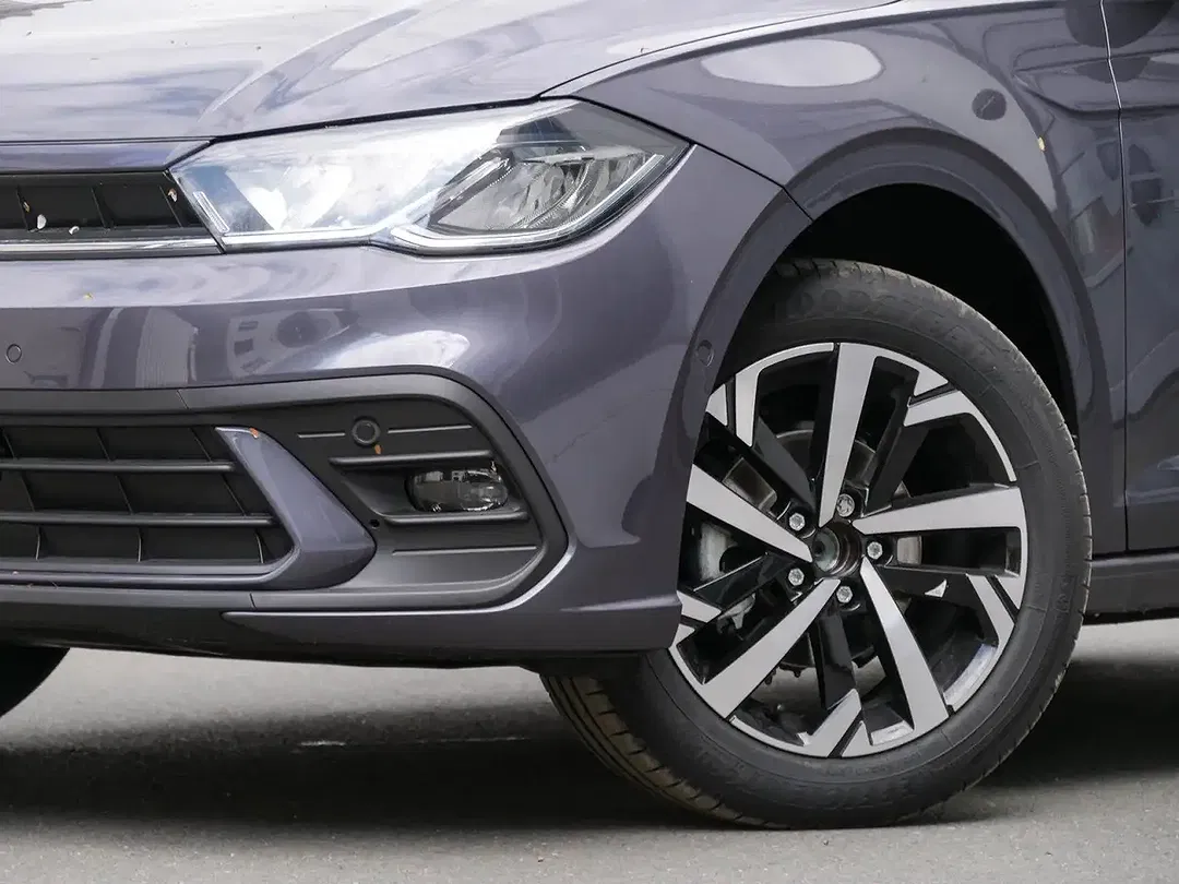 Volkswagen Polo - Thumbnail 5