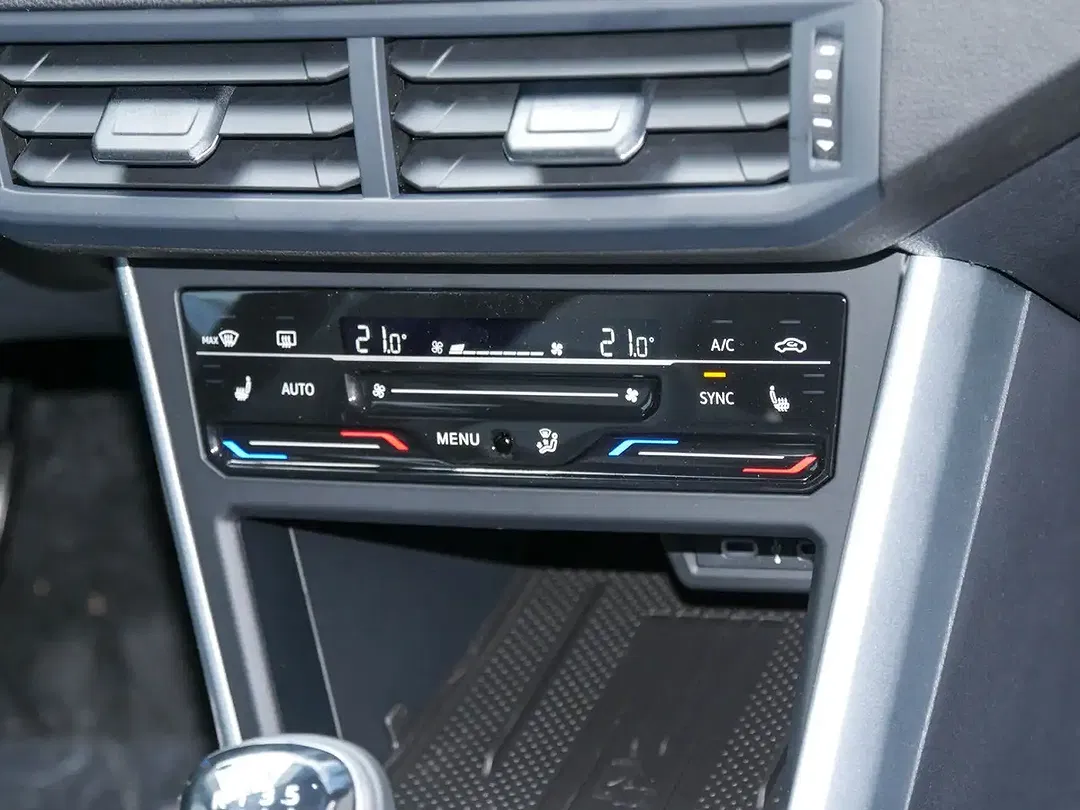 Volkswagen Polo - Thumbnail 8