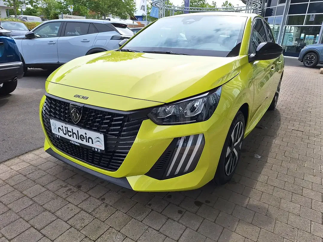 Peugeot 208 - Thumbnail 1