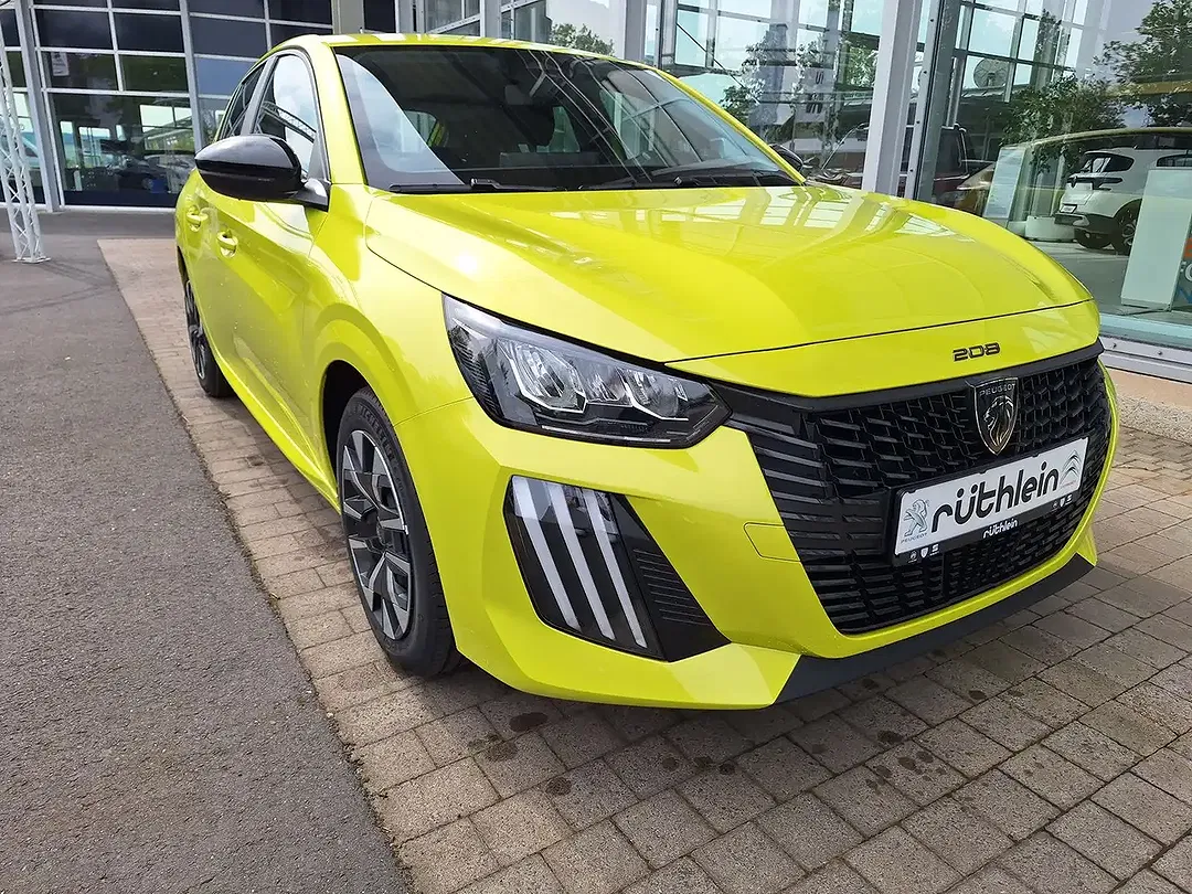 Peugeot 208 - Thumbnail 3