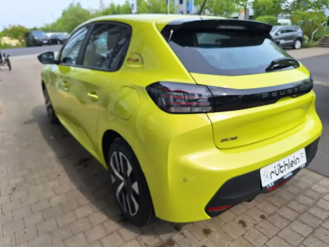 Peugeot 208 - Thumbnail 6