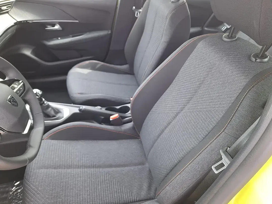 Peugeot 208 - Thumbnail 7