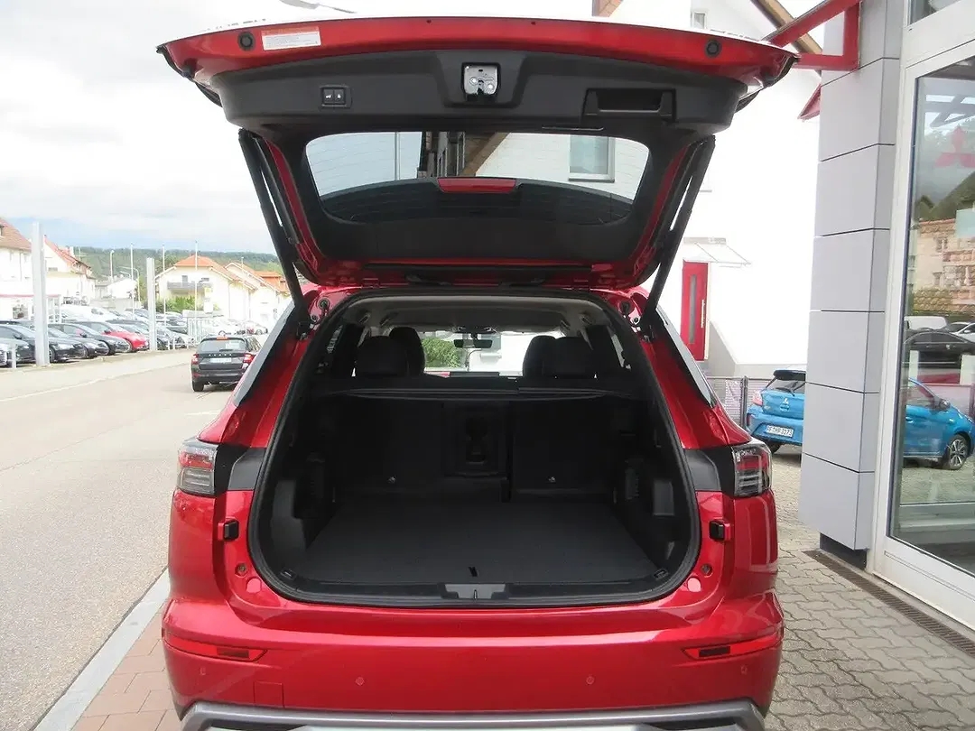 Mitsubishi Outlander - Thumbnail 14