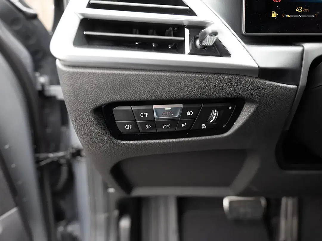 BMW 330 - Thumbnail 13