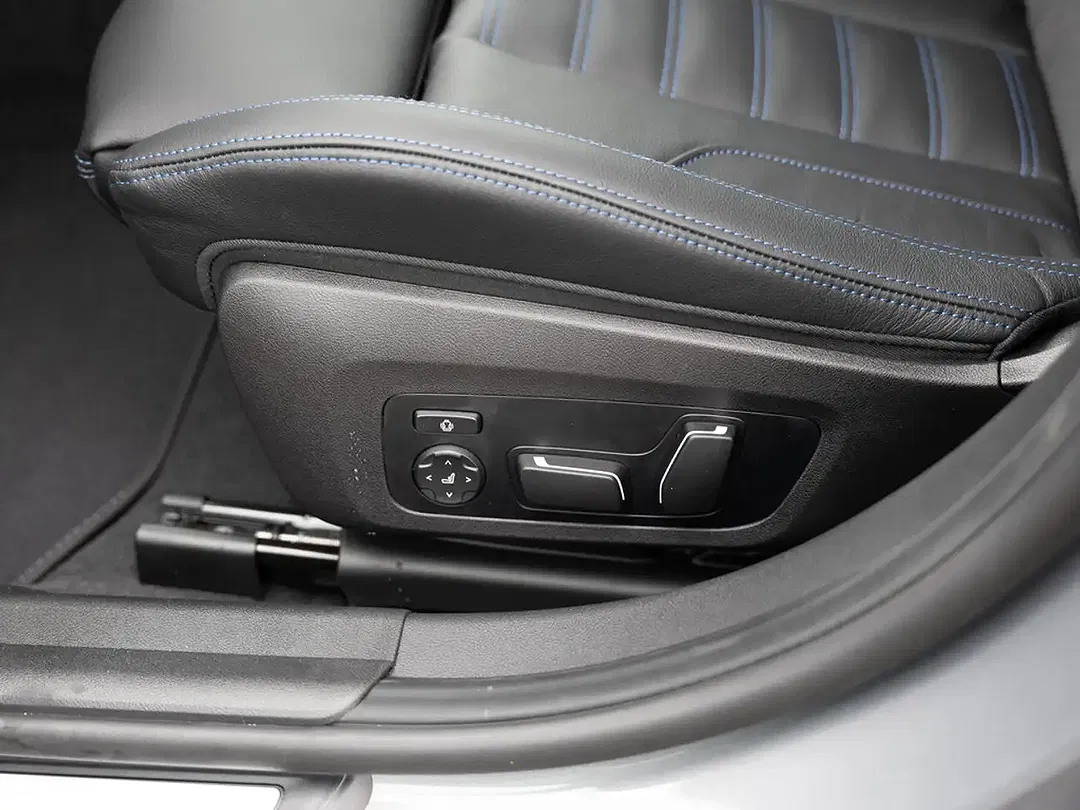 BMW 330 - Thumbnail 15